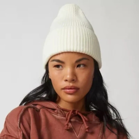 Urban Outfitters Khloe Ribbed Beanie - Picture 1 of 3